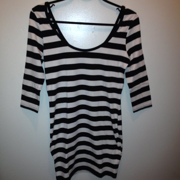 *Clearance* NWOT ASOS Petite 3/4 Sleeve B&W Stripe Dress Size UK 12 - Picture 3 of 4